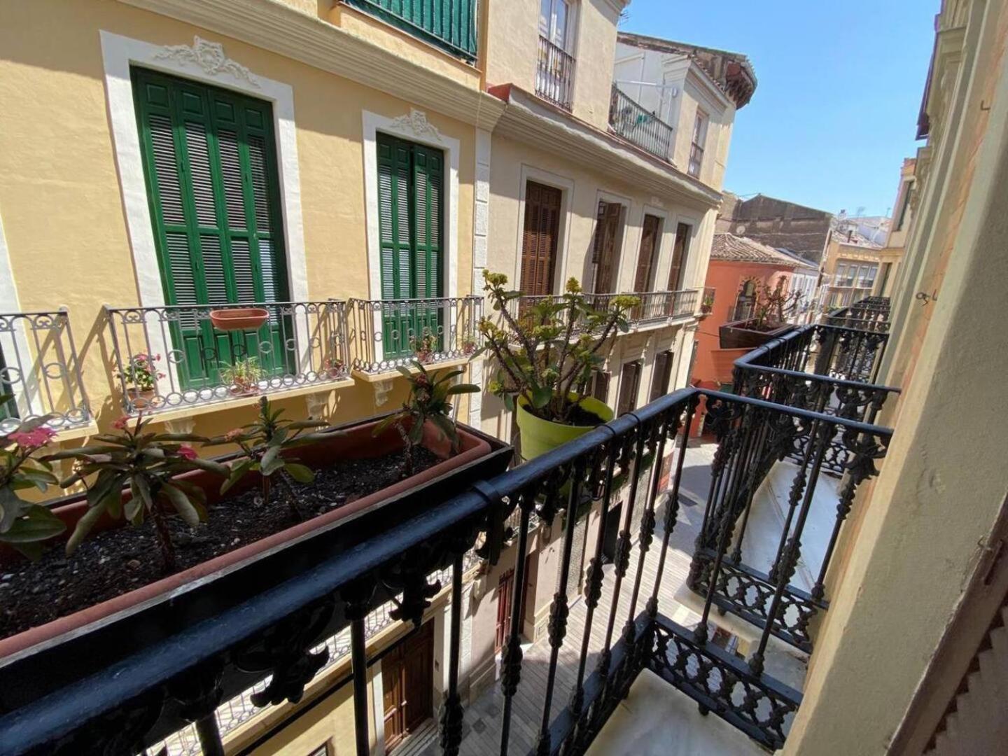 Sun & Stay Malaga Chic 2Br With Balcony Views Exterior photo